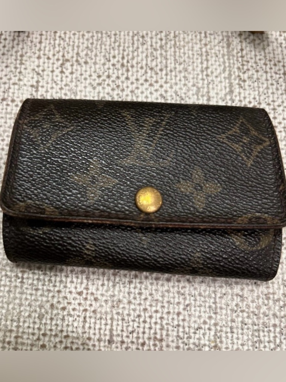 Authentic Louis Vuitton Monogram Multicles 6 Key Holder